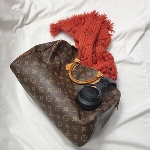Authentic Classic Louis Vuitton Monogram Canvas Top Handle Bag